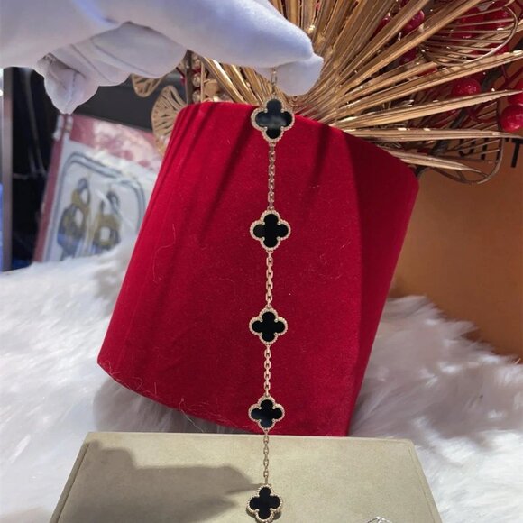 Van Cleef & Arpels black bracelet. - Picture 2 of 4